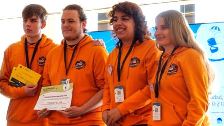 El equipo ganador de CanSat Navarra durante la entrega de premios en Baluarte el 28 de marzo de 2026