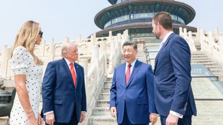 El presidente chino Xi Jinping y el presidente estadounidense Donald Trump, en el Templo del Cielo en Pekín