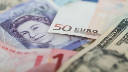 Las 350 personas y familias más adineradas del Reino Unido comparten una riqueza combinada de 784.000 millones de libras (901.000 millones de euros)
