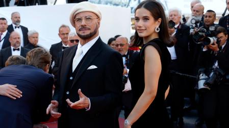 Travolta, con una boina blanca, estuvo acompañado de su hija Ella Blue Travolta