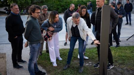 Los concejales compartiendo referencias a través del tótem