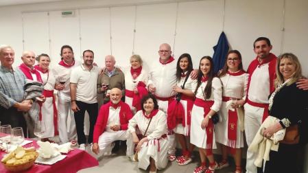 Participantes en la presentación de la jota-