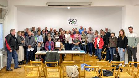 Vecinos de la asociación el pasado 13 de mayo cuando se constituyeron legalmente