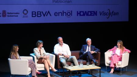 De izquierda a derecha: Natalia Oliver, Marta Alonso, Fran Murcia, José Antonio Canales y Marian Rojas Estapé