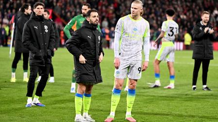 Bernardo Silva y Erling Haaland, cariacontecidos tras el empate contra el Bournemouth que les impedía tener opciones de ganar la Premier League