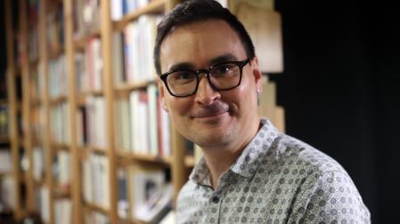 Mikel Guerendiain Azpiroz, cuando presentó 'Mauro' en la librería Walden de Pamplona en febrero del año pasado