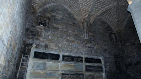 Detalle de la cripta que está debajo de la capilla Barbazana de la Catedral de Pamplona