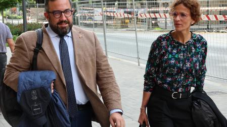 El vicepresidente Javier Remírez y la presidenta María Chivite, este pasado lunes por la tarde, cuando asistieron en el Parlamento a una reunión de los socios del Gobierno