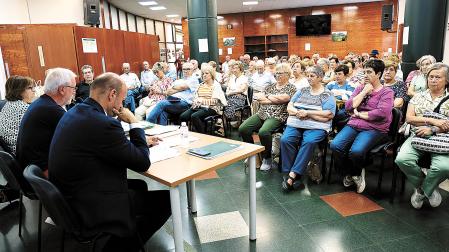 La asamblea extraordinaria en la que se votó ayer el convenio para la cesión de estos locales