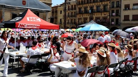 Foto de la comida de las fiestas de la juventud de Estella de 2026