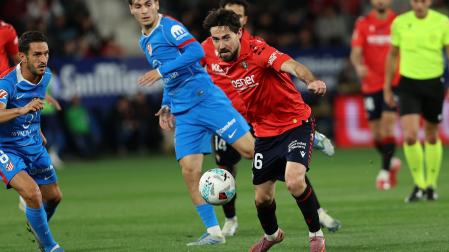 Moi Gómez, en el partido en El Sadar contra el Atlético de Madrid