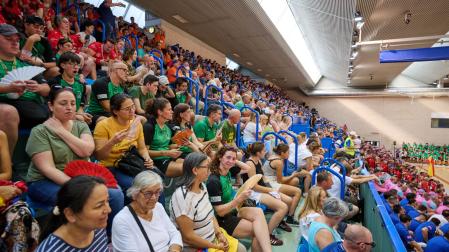 El polideportivo de la UPNA se llenó en el acto de presentación del Mundial