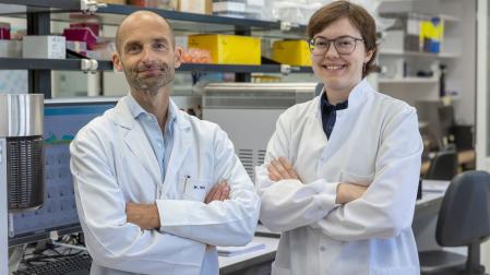 El Dr. Bruno Paiva y la estudiante predoctoral Carmen González, autores principales del estudio