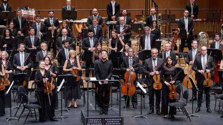 El director artístico de la Orquesta Sinfónica de Navarra, Perry So, sonríe durante un concierto celebrado este mes de mayo en Baluarte