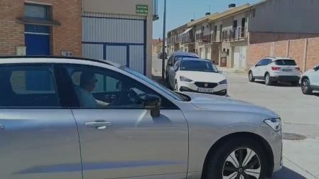 Vídeo: Santos Cerdán abandona su domicilio minutos después del registro de la UCO
