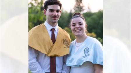 Los hermanos mellizos Laura y Javier Millán se han graduado el mismo día en la Universidad de Navarra