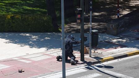 La Policía Nacional ha cortado al tráfico la calle Irunlarrea por la presencia de un objeto sospechoso