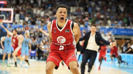Así celebró el base jamaicano del Casademont Zaragoza, Trae Bell-Haynes, el triunfo que les mantiene en la ACB