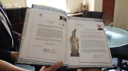 Detalles del viaje del Papa al colegio San Agustín de la capital, al que acudió en 2010 a celebrar su 50 aniversario y volvió en agosto de 2011