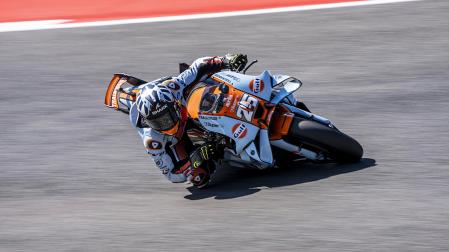 El español Raul Fernandez pilota su Aprilia RS-GP sobre el asfalto de Mugello durante la carrera al 'sprint' del GP de Italia 2026