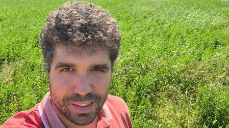 Carlos Sánchez Mateo, de 32 años, cerealista de Fontellas
