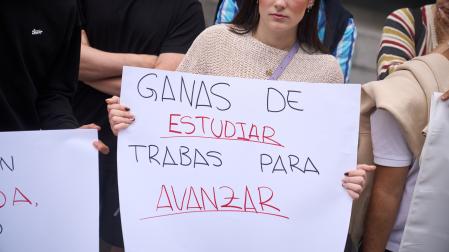 Protesta ante Educación por el suspenso masivo en el examen de matemáticas de la prueba de acceso a grado superior de FP.