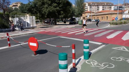 Imagen del tramo de Camino Caritat que se cierra al tráfico en horario lectivo del colegio Griseras