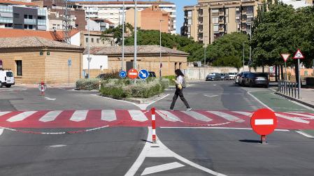 Paso de peatones cortado junto al colegio de Griseras