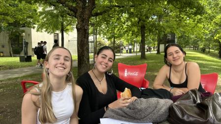 Ainhoa Avelino Echaide, Mirari Camusco Banoso y Garazi Recalde Ovando