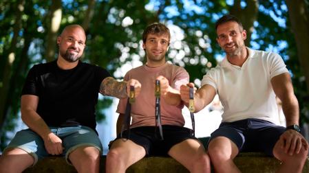Mikel Cirez, Bittor Barriola y David Larumbe, con las medallas