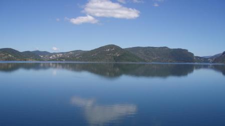Embalse de Itoiz, el último construido en Navarra, en un momento en el que se encontraba lleno por completo