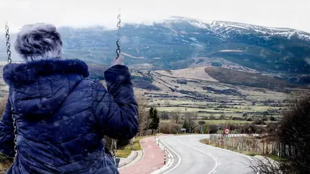 La directora Raquel Troyano escribió y dirigió el documental 'Una mañana fría', en el que su madre (en la imagen) relata la muerte de su hermano en accidente de tráfico.