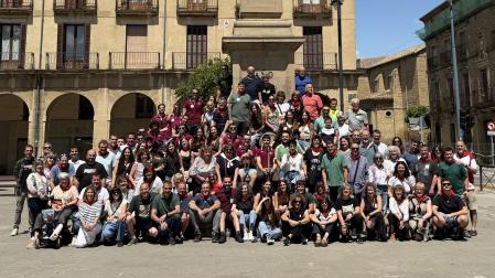 Integrantes de la Peña El Empuje de Tafalla, en la celebración de su aniversario