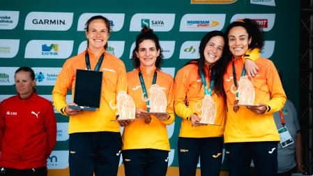 La Chica, Martínez, Inés Astráin y Rharssalla, en el podio del Europeo