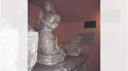 Sepulcro de Luis de Beaumont, segundo Conde de Lerín, en el Residencia de la Casa de Alba (Madrid)