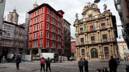 Plaza Consistorial, con el Ayuntamiento presidiendo el lugar.