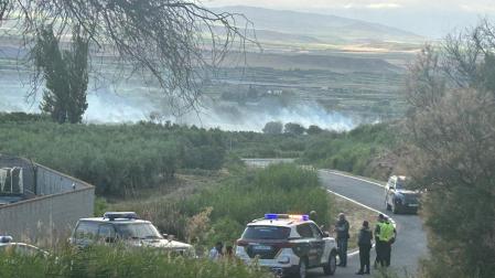 El humo del incendio, al fondo
