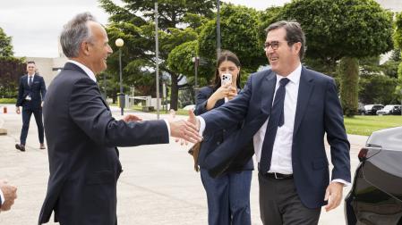 *A: Irati Aizpurua San Román *F: 09-06-26 *T: Encuentro de empresas navarras y aragonesas, con la participación de los presidentes de las patronales de ambas comunidades y de Garamendi, presidente de la CEOE. *L: Museo Universidad de Navarra. Pamplona.