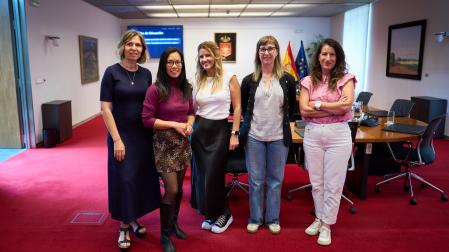 Tatsiana Lotvina, Anne Anh y Aroha López (Reconecta Tudela); Leire Brusau y Susana Heredia (Adolescencia Libre de Móviles Navarra).