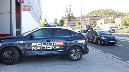 Entrada de Ramón Lázaro y su madre a los juzgados de Tudela a asistir al juicio