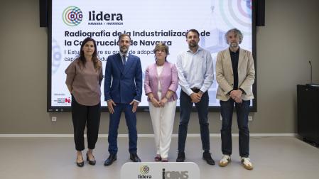 *A: Irati Aizpurua San Román *F: 10-06-26 *T: Presentación del primer estudio sobre construcción industrializada. Están entre otros el nuevo director del PERTE. de Industrialización Raúl García. *L: Polo Iris, EL Sario. Pamplona.