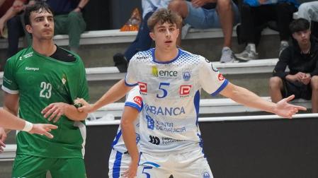 Xoan Fernández, durante el encuentro frente a Anaitasuna en Pontevedra esta pasada temporada