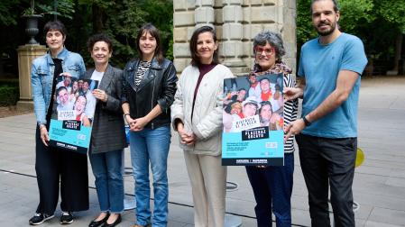 La vicepresidenta tercera y consejera de Vivienda, Juventud y Políticas Migratorias, Begoña Alfaro, presenta la campaña institucional ‘Respetar es el plan