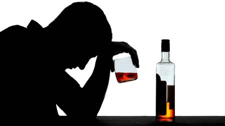 Por cada persona alcohólica, hay seis afectadas, entre familiares y amigos.