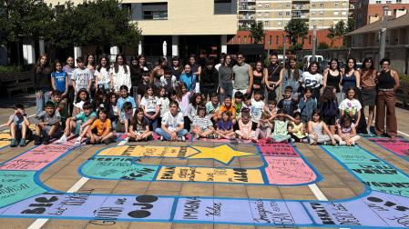 Foto de familia tras la presentación del proyecto trabajado en Ansoáin