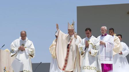El papa León XIV ha celebrado este viernes una misa multitudinaria en el puerto de Santa Cruz de Tenerife