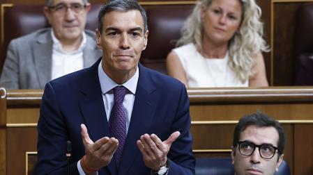 El presidente del Gobierno, Pedro Sánchez, interviene durante una sesión de control al Gobierno