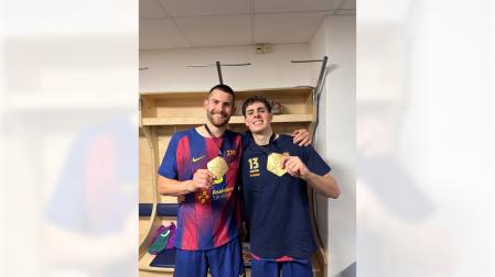 Antonio Bazán y Adrián Sola, con sus medalla como campeones