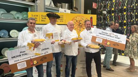 Foto de familia de los ganadores de la 9ª Semana de la Tortilla de Navarra