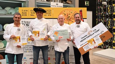 Foto de familia de los ganadores de la 9ª Semana de la Tortilla de Navarra